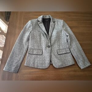 Ann Taylor Classic Blazer – Women’s Size 2 – Gently Worn